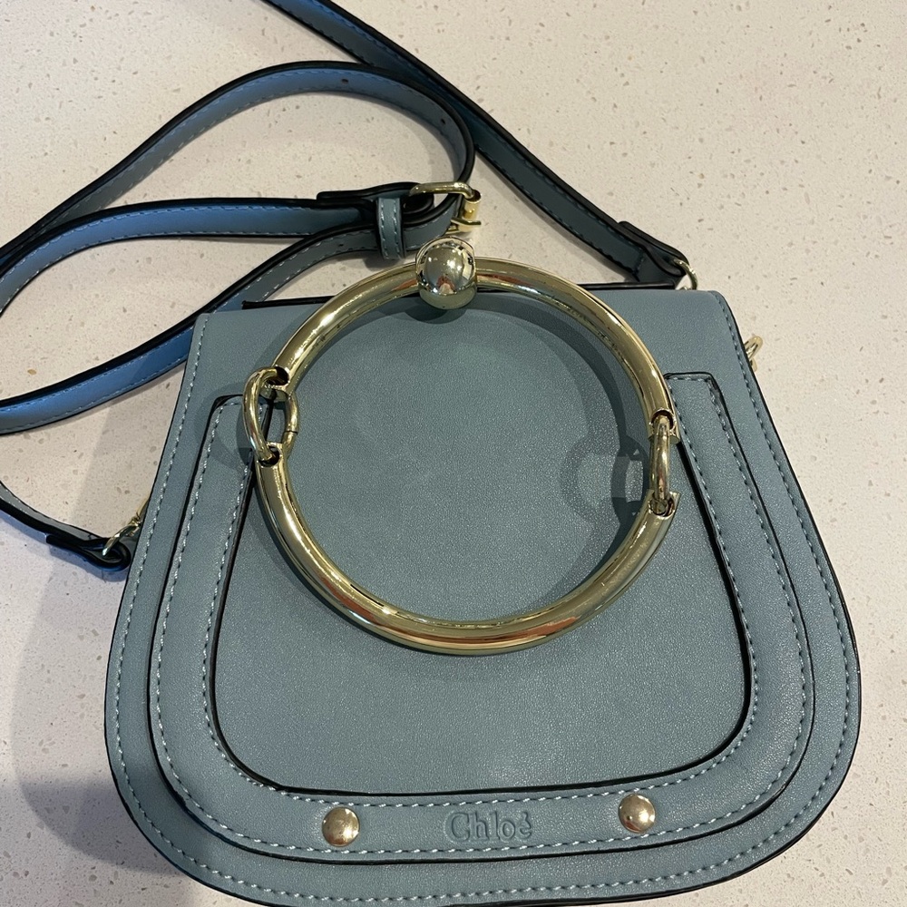Bracelet crossbody